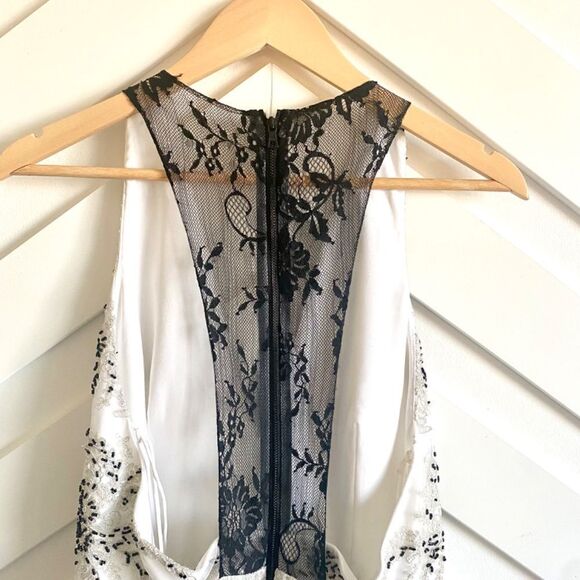 Alice + Olivia Steffy Low V Party Dress - Picture 6 of 7